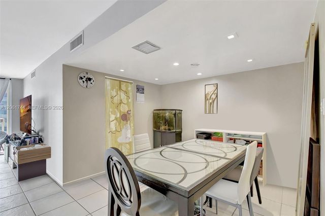 18051 Biscayne Blvd 801, Aventura, FL 33160