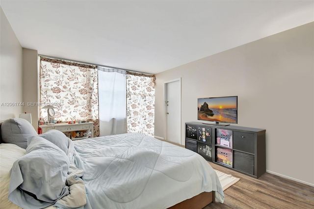 18051 Biscayne Blvd 801, Aventura, FL 33160