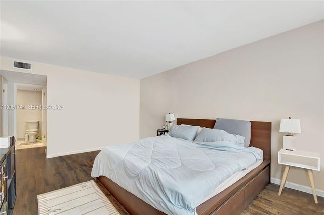 18051 Biscayne Blvd 801, Aventura, FL 33160