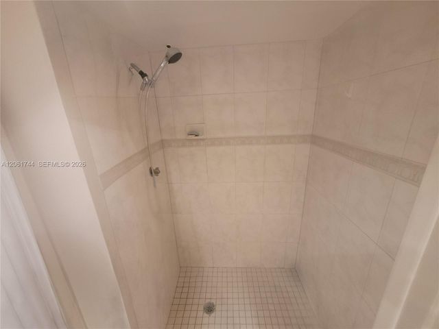 18051 Biscayne Blvd 801, Aventura, FL 33160