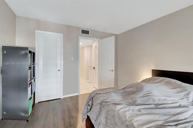 18051 Biscayne Blvd 801, Aventura, FL 33160