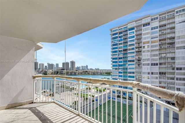 18051 Biscayne Blvd 801, Aventura, FL 33160