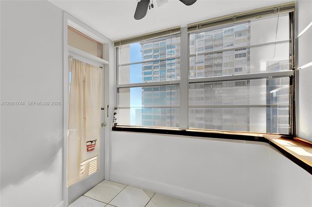18051 Biscayne Blvd 801, Aventura, FL 33160