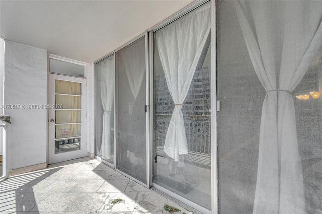 18051 Biscayne Blvd 801, Aventura, FL 33160