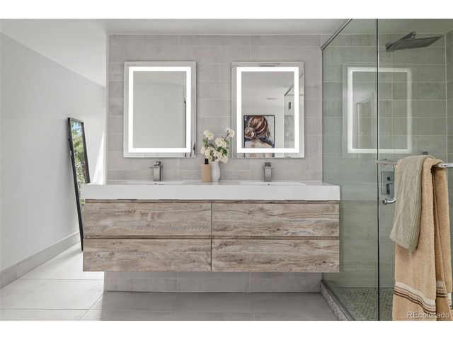 960 S Foothill Dr, Lakewood, CO 80228