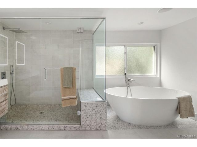 960 S Foothill Dr, Lakewood, CO 80228