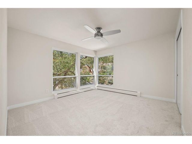 960 S Foothill Dr, Lakewood, CO 80228