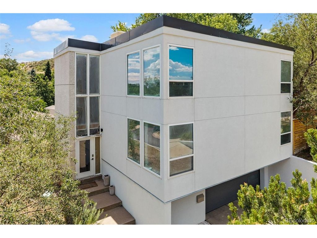 960 S Foothill Dr, Lakewood, CO 80228