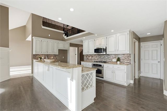 6505 N Spruce Avenue, Kansas City, MO 64119