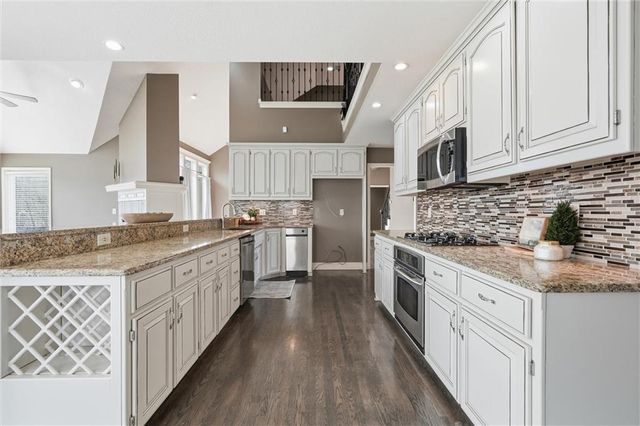 6505 N Spruce Avenue, Kansas City, MO 64119