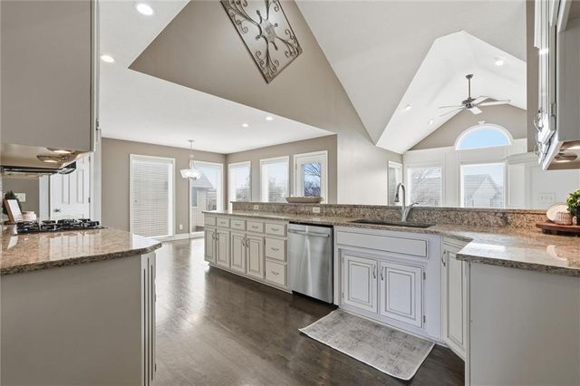 6505 N Spruce Avenue, Kansas City, MO 64119