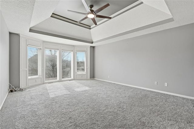 6505 N Spruce Avenue, Kansas City, MO 64119