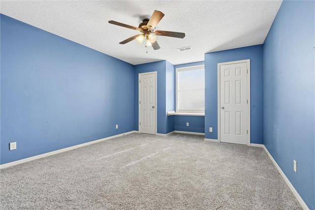 6505 N Spruce Avenue, Kansas City, MO 64119