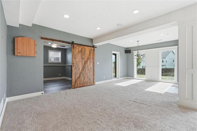 6505 N Spruce Avenue, Kansas City, MO 64119