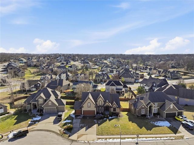 6505 N Spruce Avenue, Kansas City, MO 64119