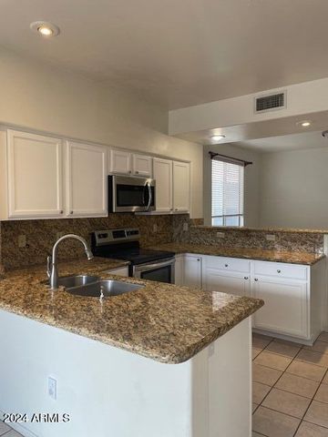 15233 S 13TH Way, Phoenix, AZ 85048