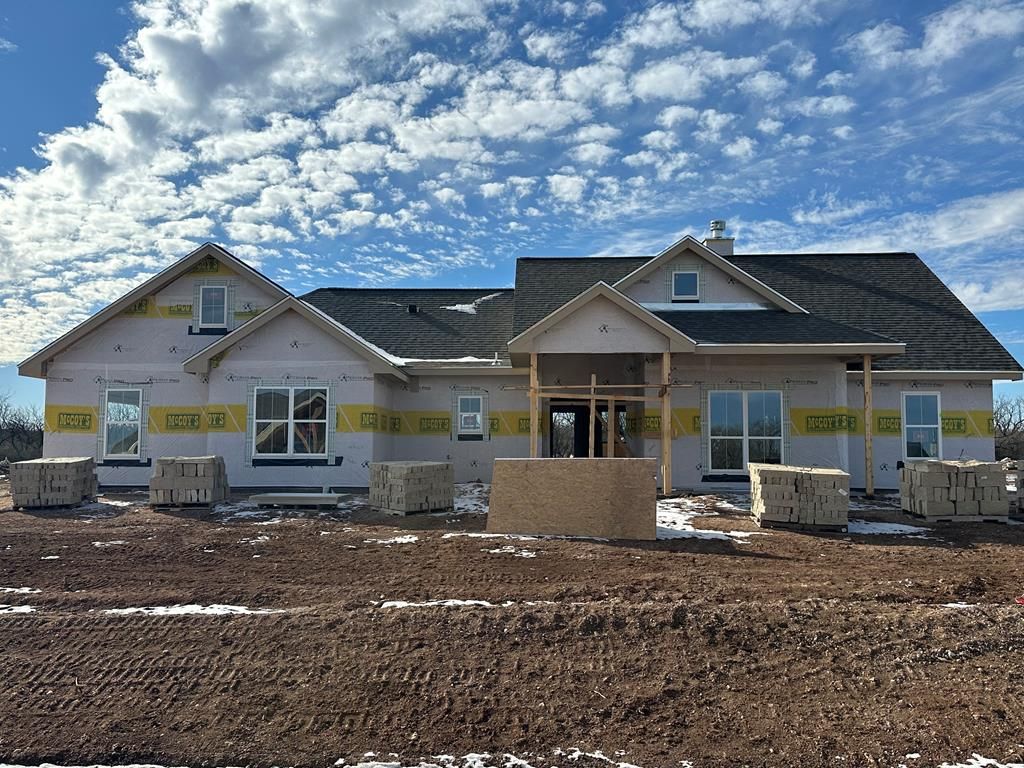 Image 3 of property listing at 4190 Wildebeest Way, San Angelo, TX 76901