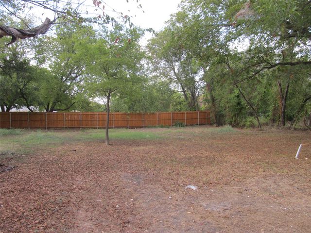 610 Jefferson Avenue, Princeton, TX 75407