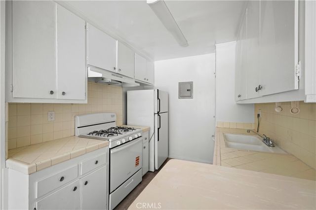 1422 N Curson Avenue 1, Los Angeles, CA 90046