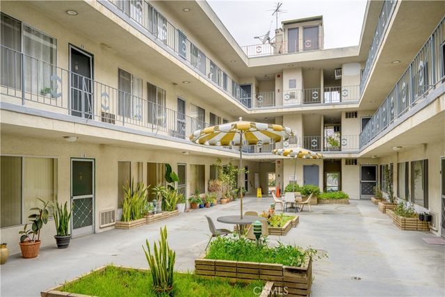 1422 N Curson Avenue 1, Los Angeles, CA 90046
