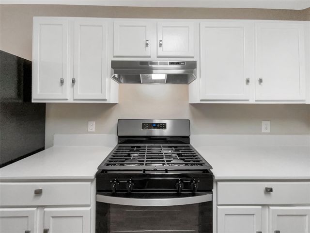 450 Jim Miller DR, Kyle, TX 78640