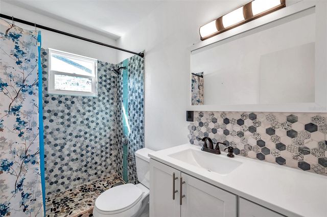 5900 CYPRESS STREET N, St Petersburg, FL 33703