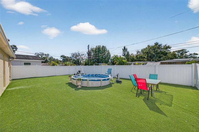 5900 CYPRESS STREET N, St Petersburg, FL 33703