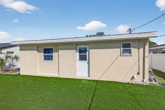 5900 CYPRESS STREET N, St Petersburg, FL 33703