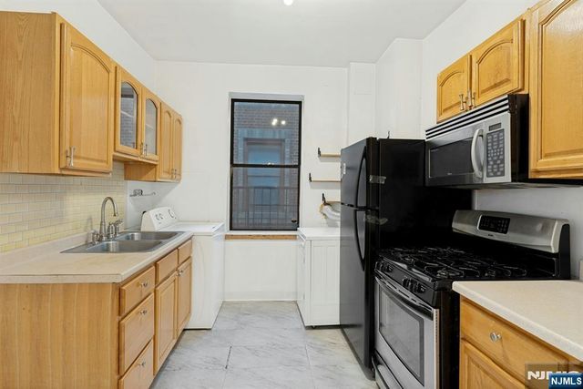 6601 Bdway E7, West New York, NJ 07093