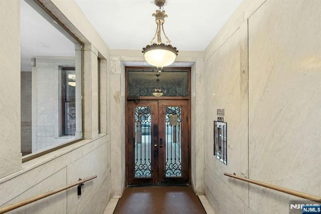 6601 Bdway E7, West New York, NJ 07093