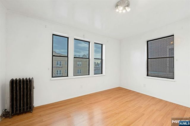 6601 Bdway E7, West New York, NJ 07093