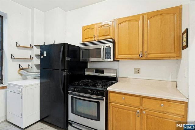 6601 Bdway E7, West New York, NJ 07093