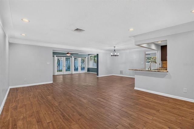 8094 12TH AVENUE S, St Petersburg, FL 33707