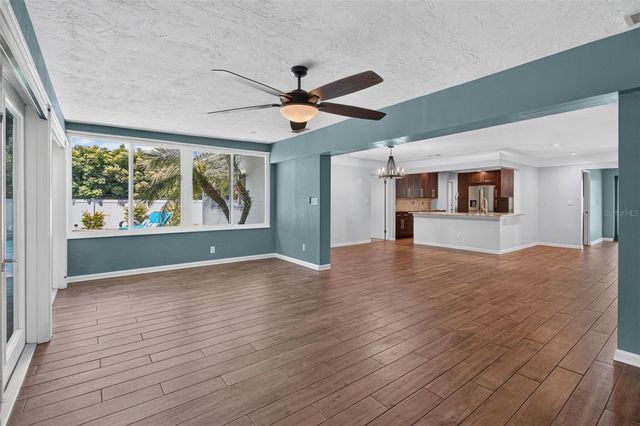 8094 12TH AVENUE S, St Petersburg, FL 33707