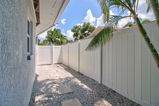 8094 12TH AVENUE S, St Petersburg, FL 33707