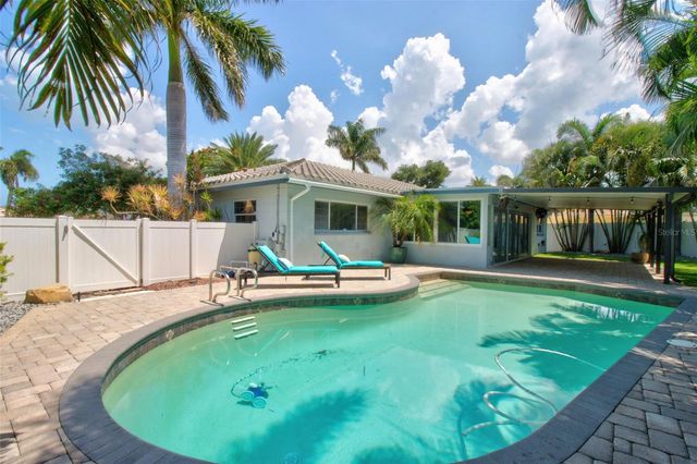 8094 12TH AVENUE S, St Petersburg, FL 33707