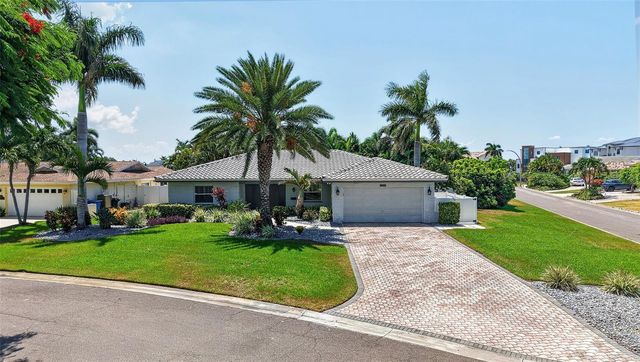 8094 12TH AVENUE S, St Petersburg, FL 33707