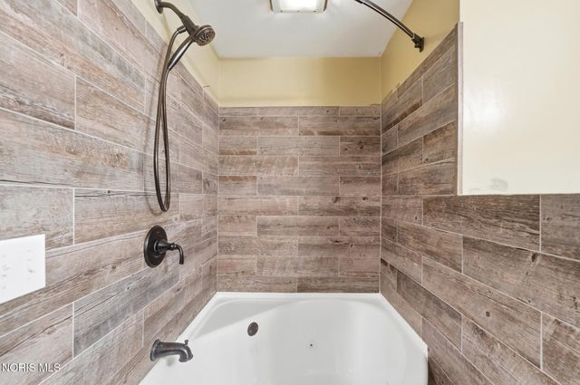 2023 Riverview Court, Toledo, OH 43614