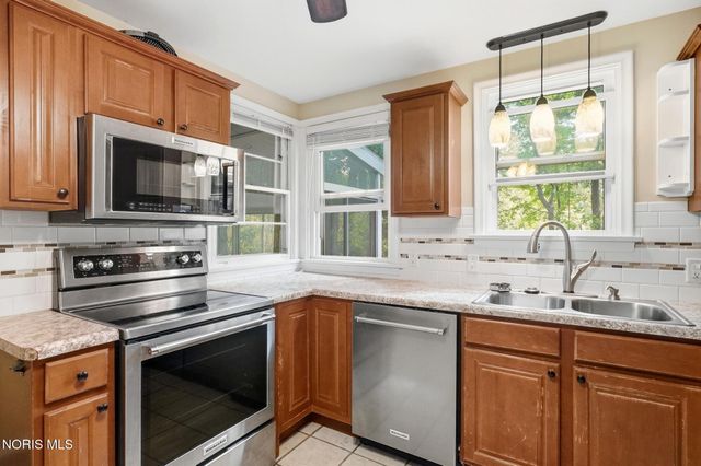 2023 Riverview Court, Toledo, OH 43614