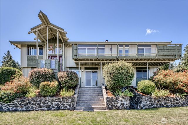 7912 SE Puget Heights Lane, Port Orchard, WA 98366