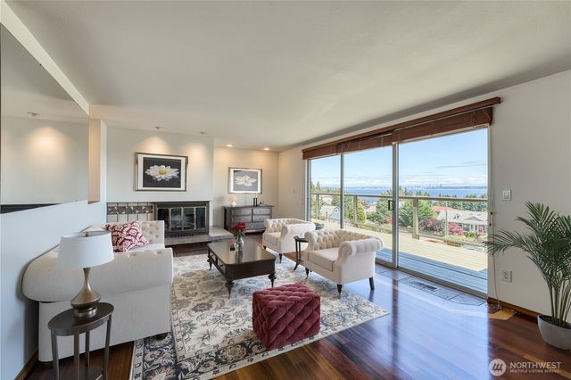 7912 SE Puget Heights Lane, Port Orchard, WA 98366