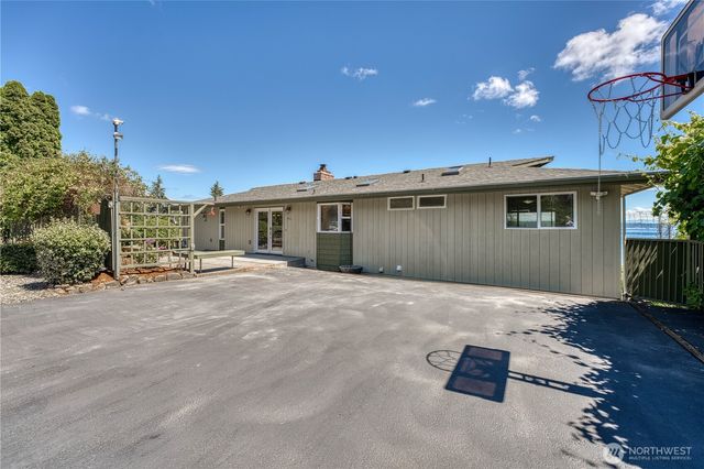 7912 SE Puget Heights Lane, Port Orchard, WA 98366