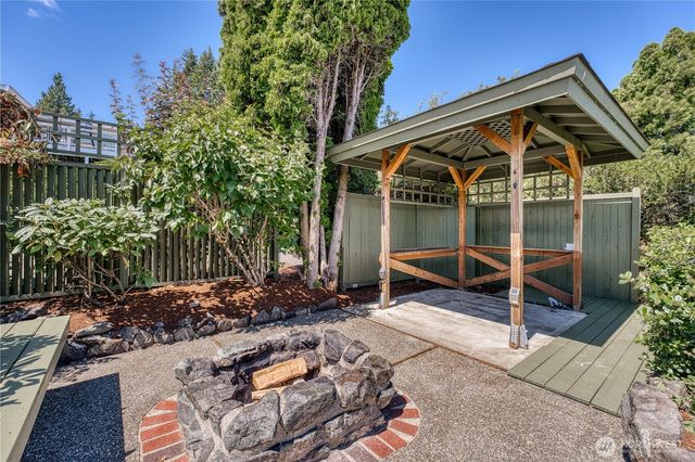 7912 SE Puget Heights Lane, Port Orchard, WA 98366