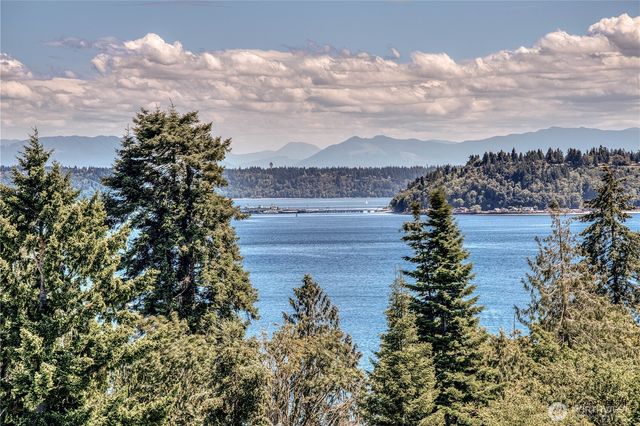 7912 SE Puget Heights Lane, Port Orchard, WA 98366