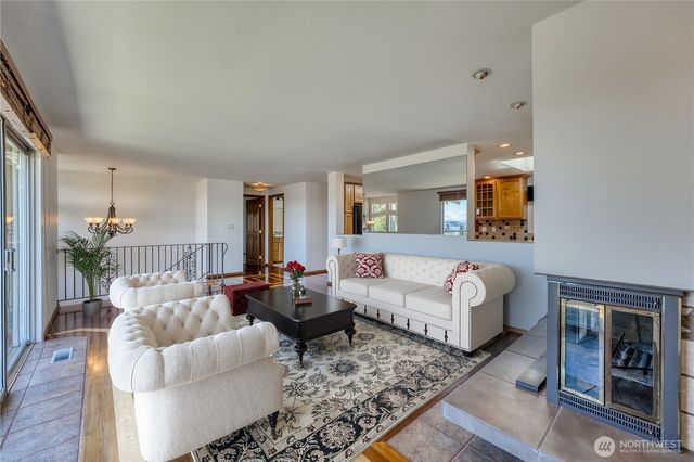 7912 SE Puget Heights Lane, Port Orchard, WA 98366
