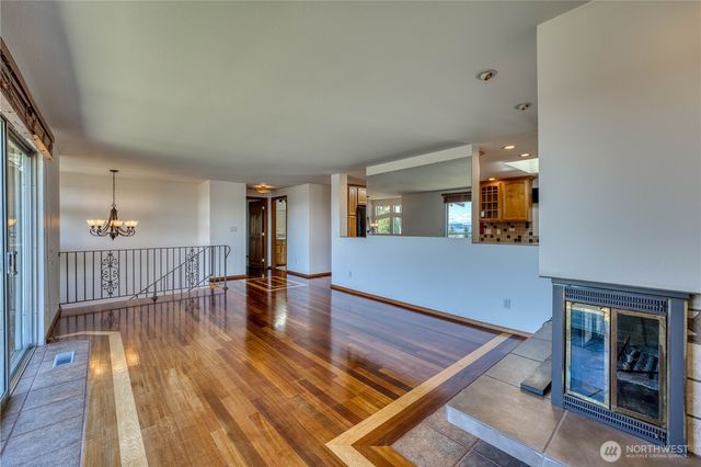 7912 SE Puget Heights Lane, Port Orchard, WA 98366
