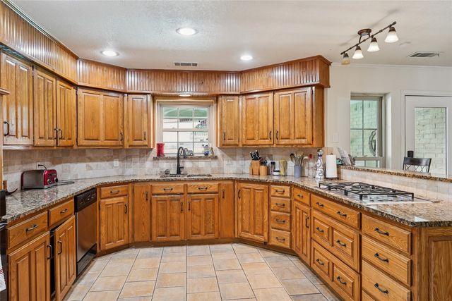 3904 Ashley Court, Colleyville, TX 76034