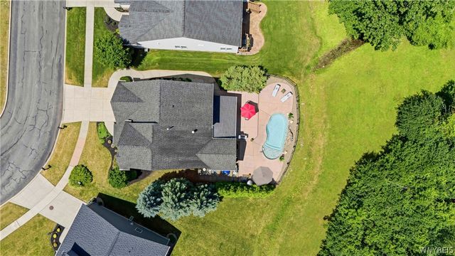 13 Greenside Drive, Grand Island, NY 14072