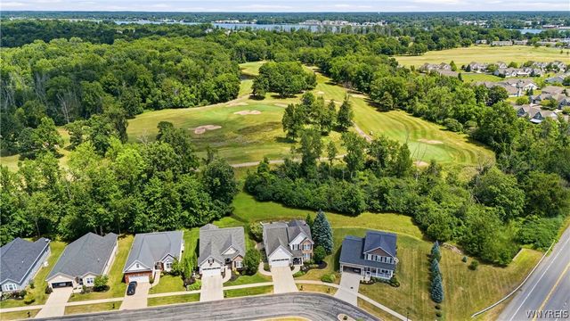 13 Greenside Drive, Grand Island, NY 14072