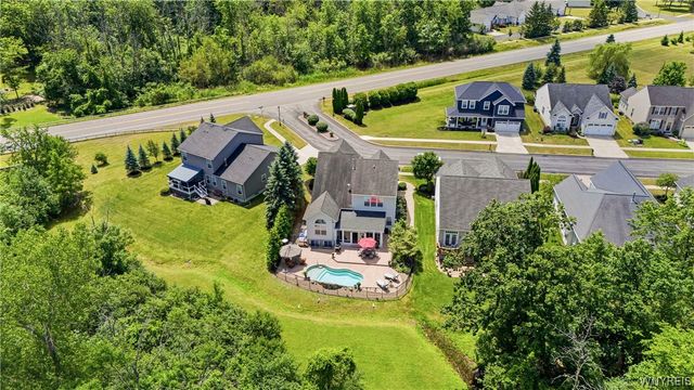 13 Greenside Drive, Grand Island, NY 14072